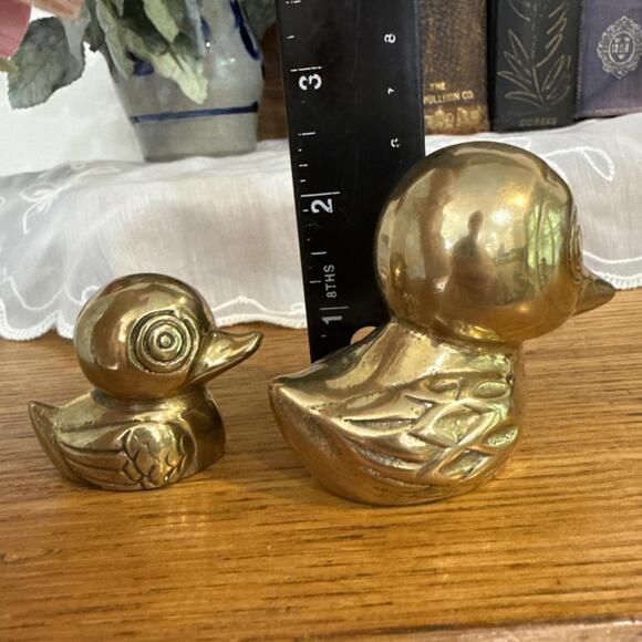 VTG Pair Solid Brass Duck Duckling Baby Figure Decor Paperweight MCM Retro - Picture 10 of 10